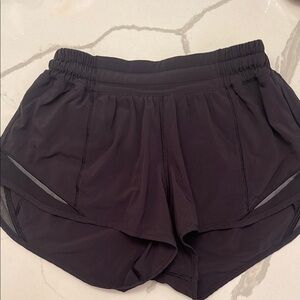 Lululemon Hotty Hot Low-Rise 2.5 Shorts